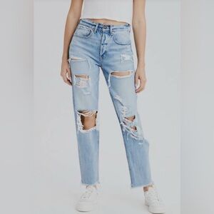 American Eagle destroyed distressed worn look  90’s boyfriend jeans 00 short